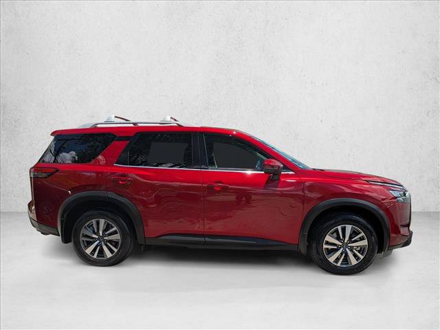 Used 2024 Nissan Pathfinder SL FWD image 4