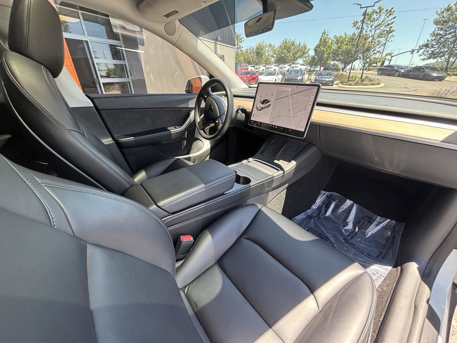 Used 2021 Tesla Model Y Long Range AWD/4WD image 17