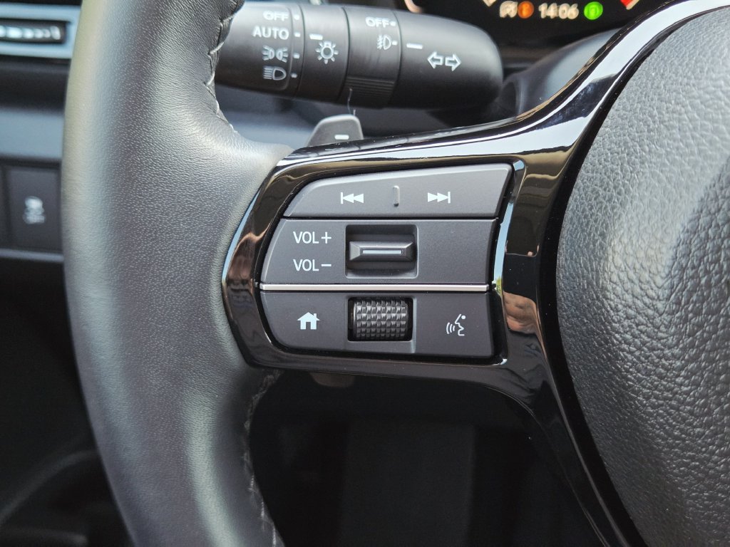 Certified 2025 Honda Pilot Touring image 30