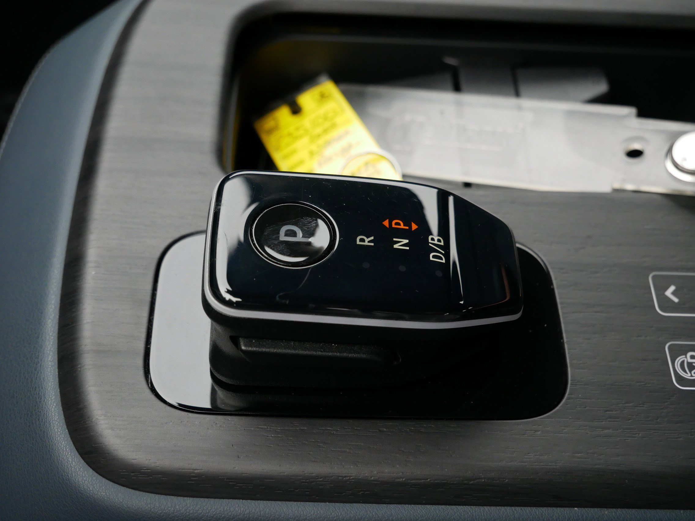 Used 2024 Nissan Ariya PLATINUM+ image 24