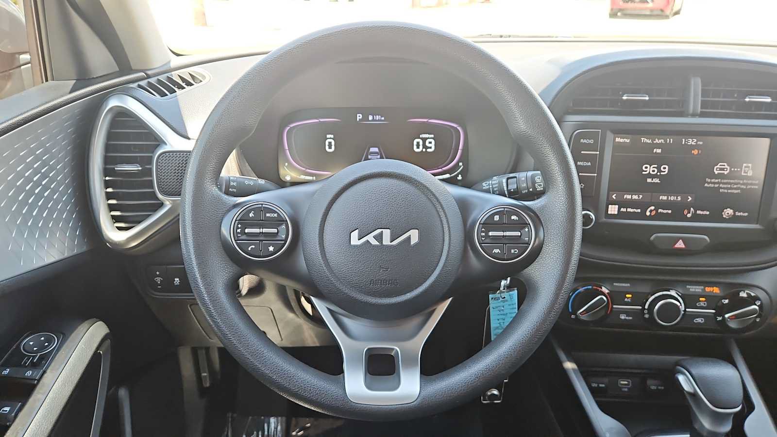 Used 2023 Kia Soul LX w/ Option Group 015 FWD image 11