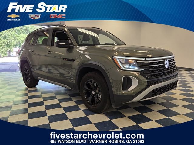 Used 2024 Volkswagen Atlas Peak Edition SE AWD/4WD image 1