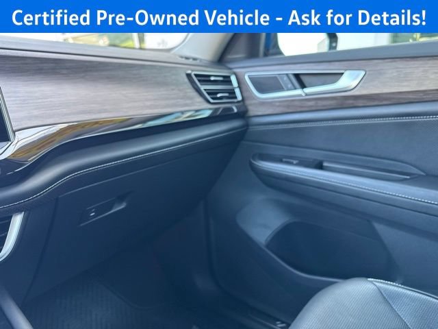Certified 2025 Volkswagen Atlas SEL AWD/4WD image 17