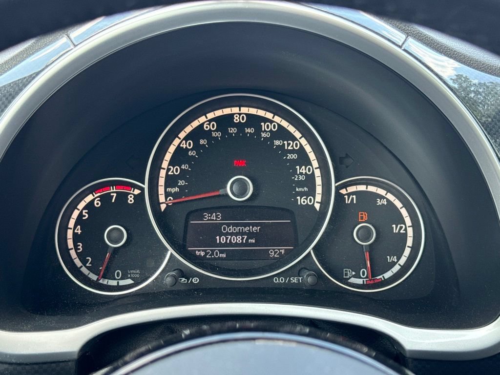 Used 2013 Volkswagen Beetle R-Line FWD image 27