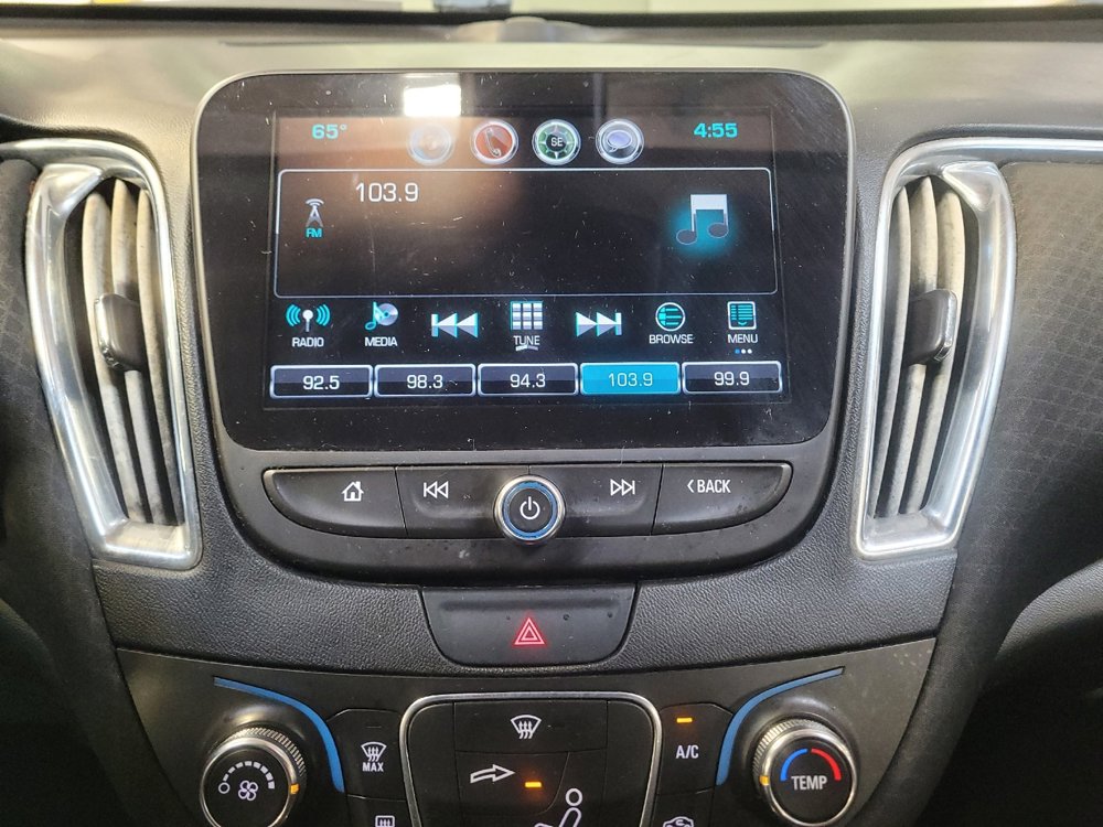 Used 2018 Chevrolet Malibu LT w/ Redline Edition FWD image 25