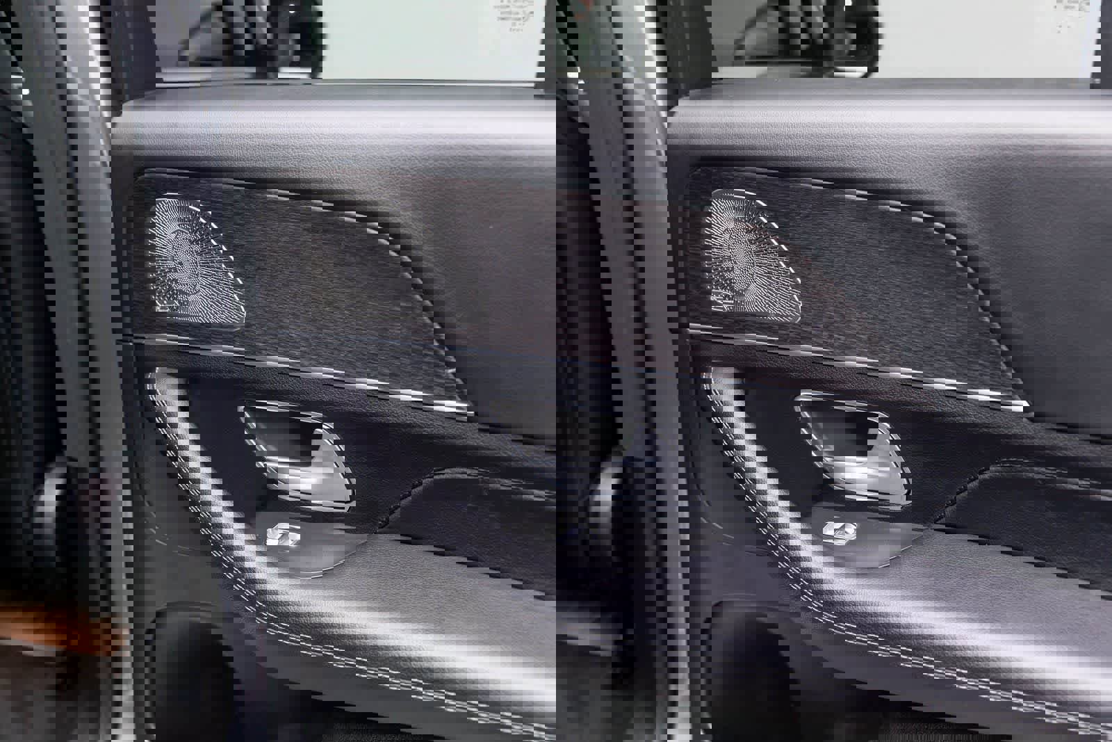 Used 2022 Mercedes-Benz GLE 350 4MATIC w/ Premium Package image 38