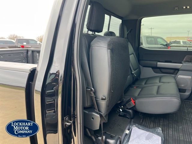 New 2025 Ford F250 XLT w/ Black Appearance Package image 31