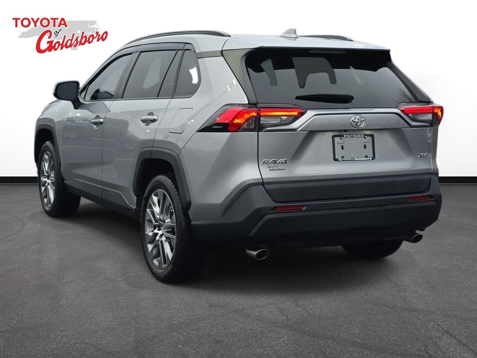 Used 2019 Toyota RAV4 XLE Premium image 7