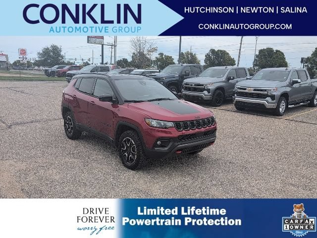 Used 2025 Jeep Compass Trailhawk AWD/4WD image 1