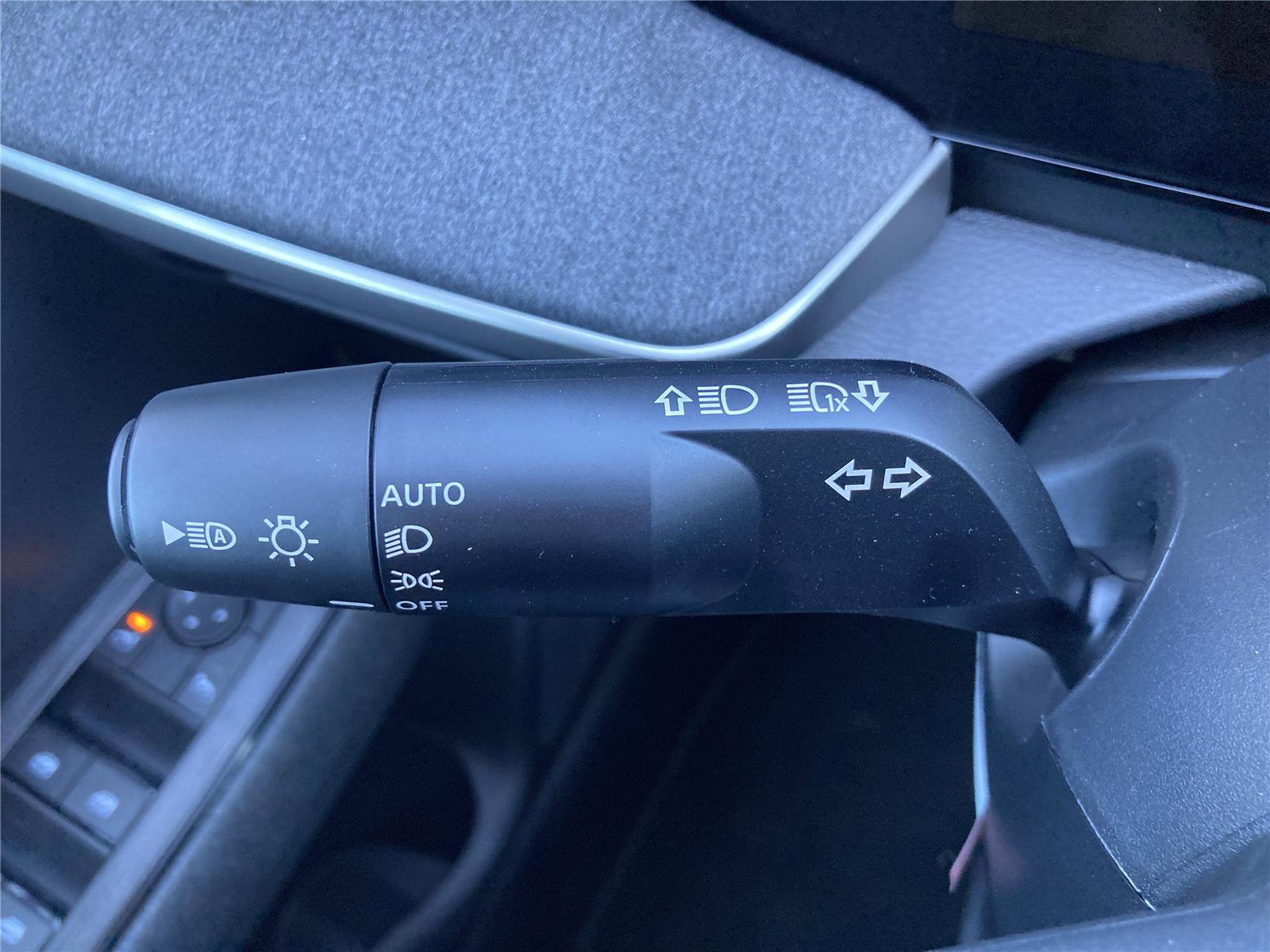 New 2026 Nissan Kicks SV image 25