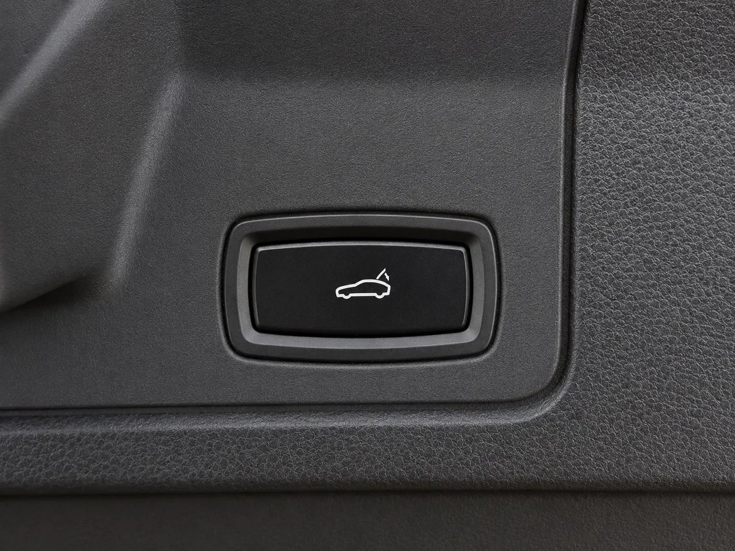 Used 2014 Porsche Panamera S RWD image 21