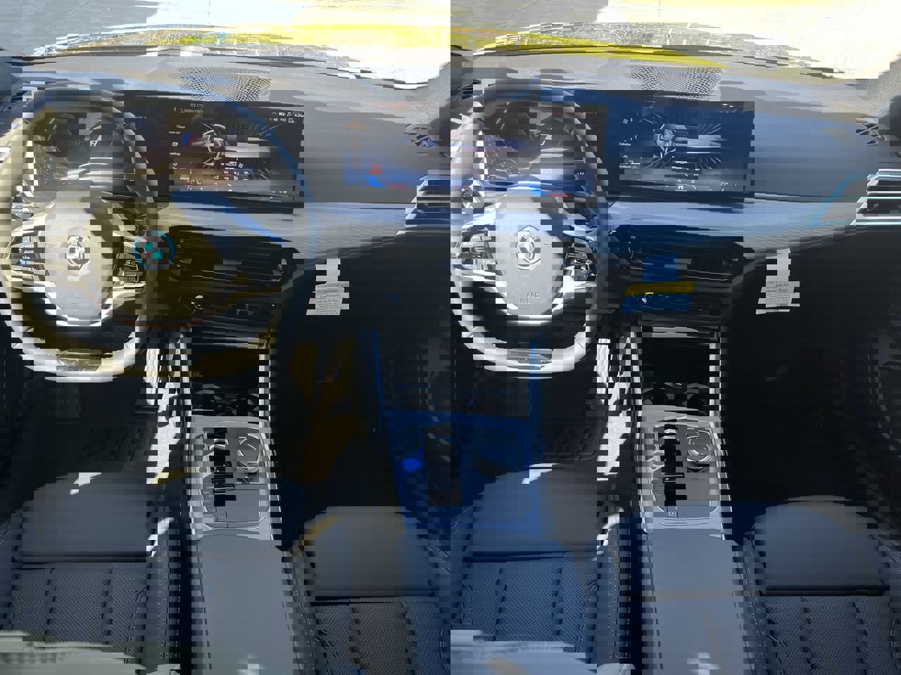 Used 2025 BMW i4 eDrive40 w/ Parking Assistance Package image 28