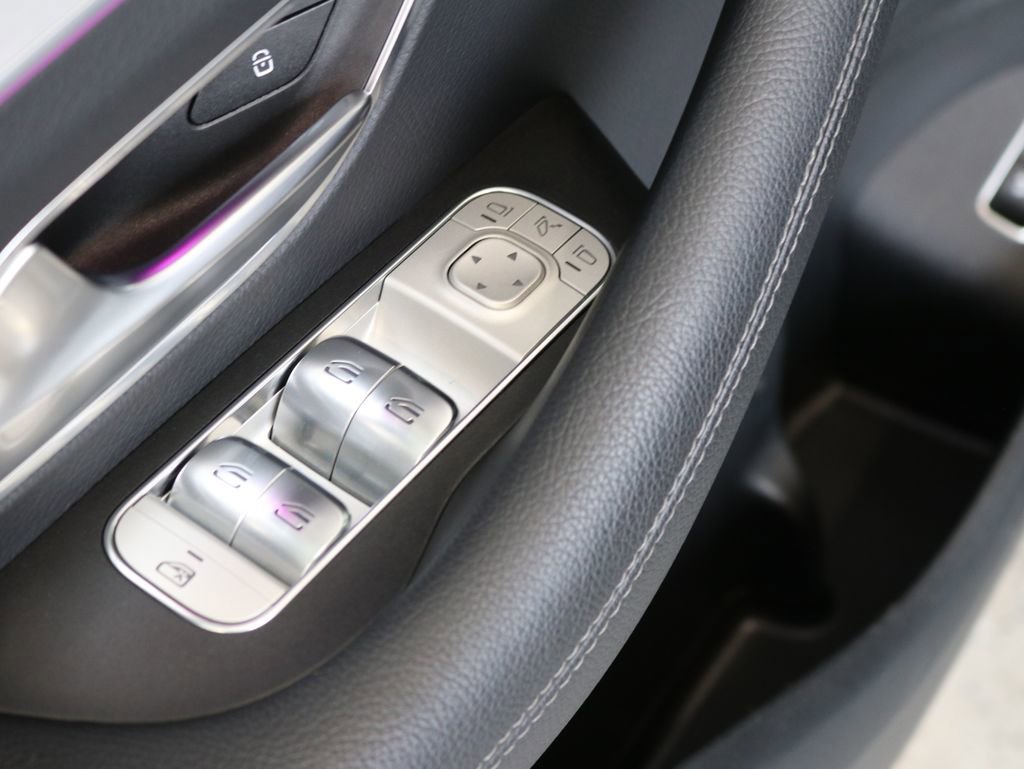 Used 2025 Mercedes-Benz GLS 450 4MATIC image 14