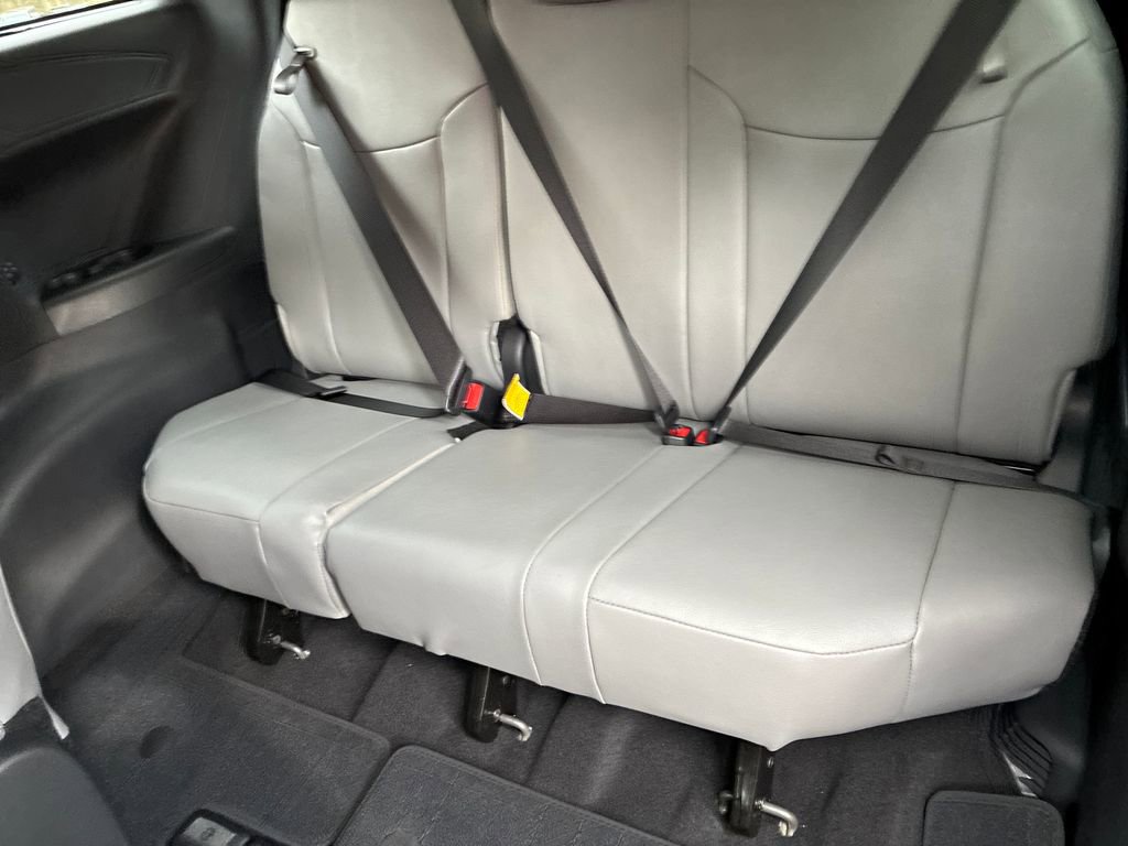 New 2026 Toyota Sienna XLE image 17