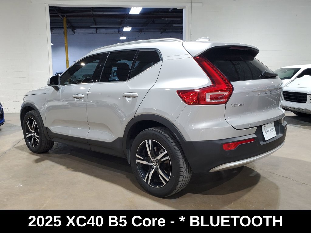 Used 2025 Volvo XC40 B5 Core AWD/4WD image 12