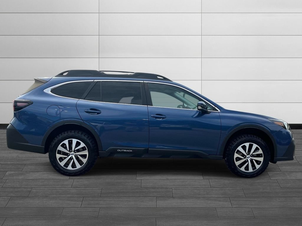 Used 2022 Subaru Outback Premium AWD/4WD image 2