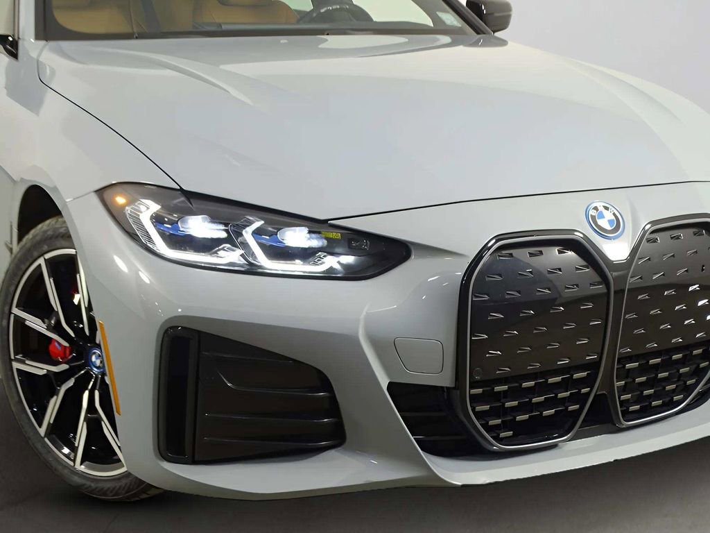 Used 2023 BMW i4 eDrive40 w/ M Sport Package image 39