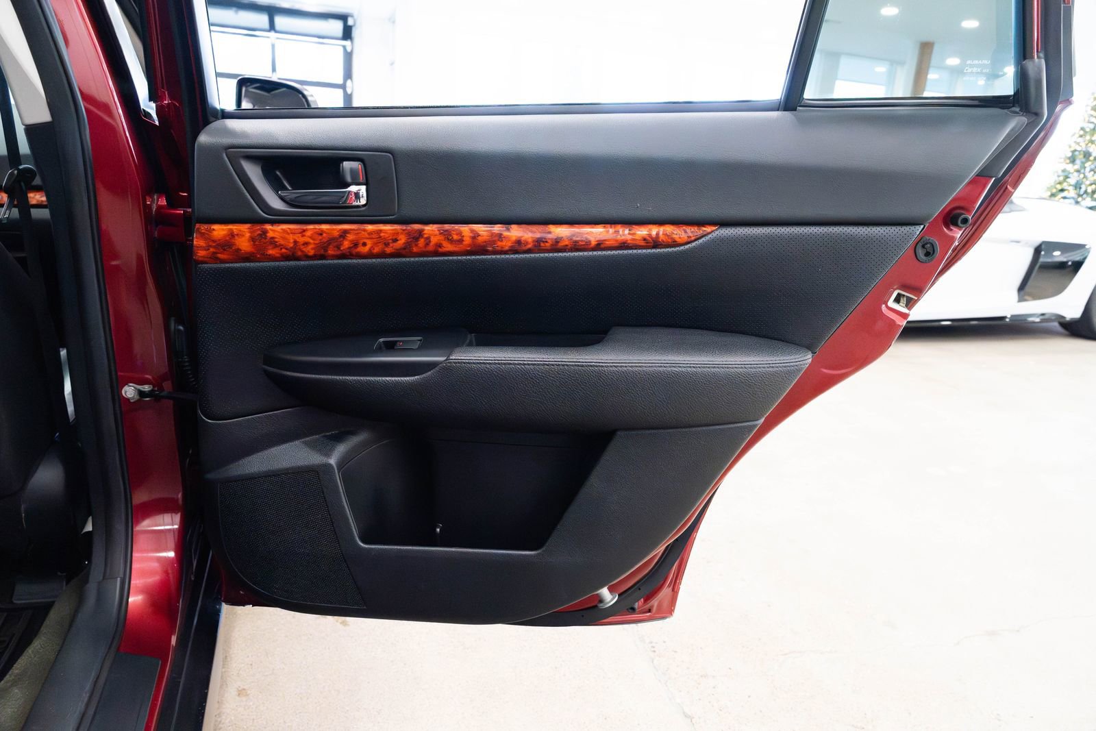 Used 2012 Subaru Outback 2.5i Limited w/ Moonroof Pkg image 22