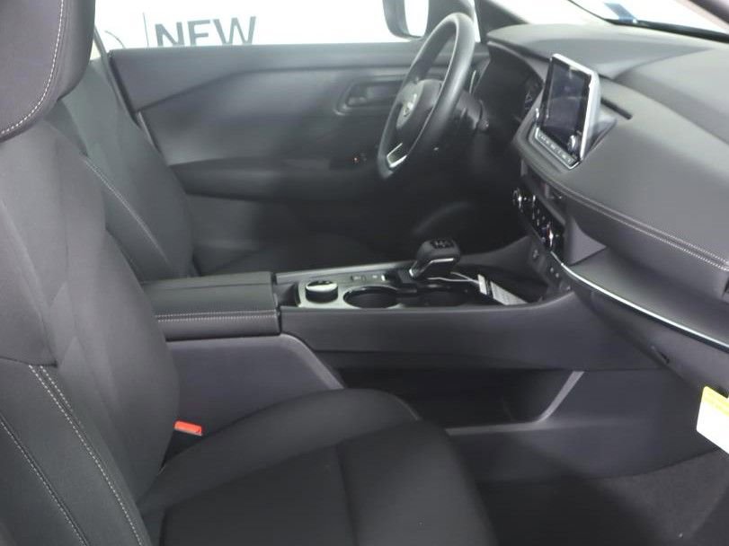 Certified 2025 Nissan Rogue S image 29