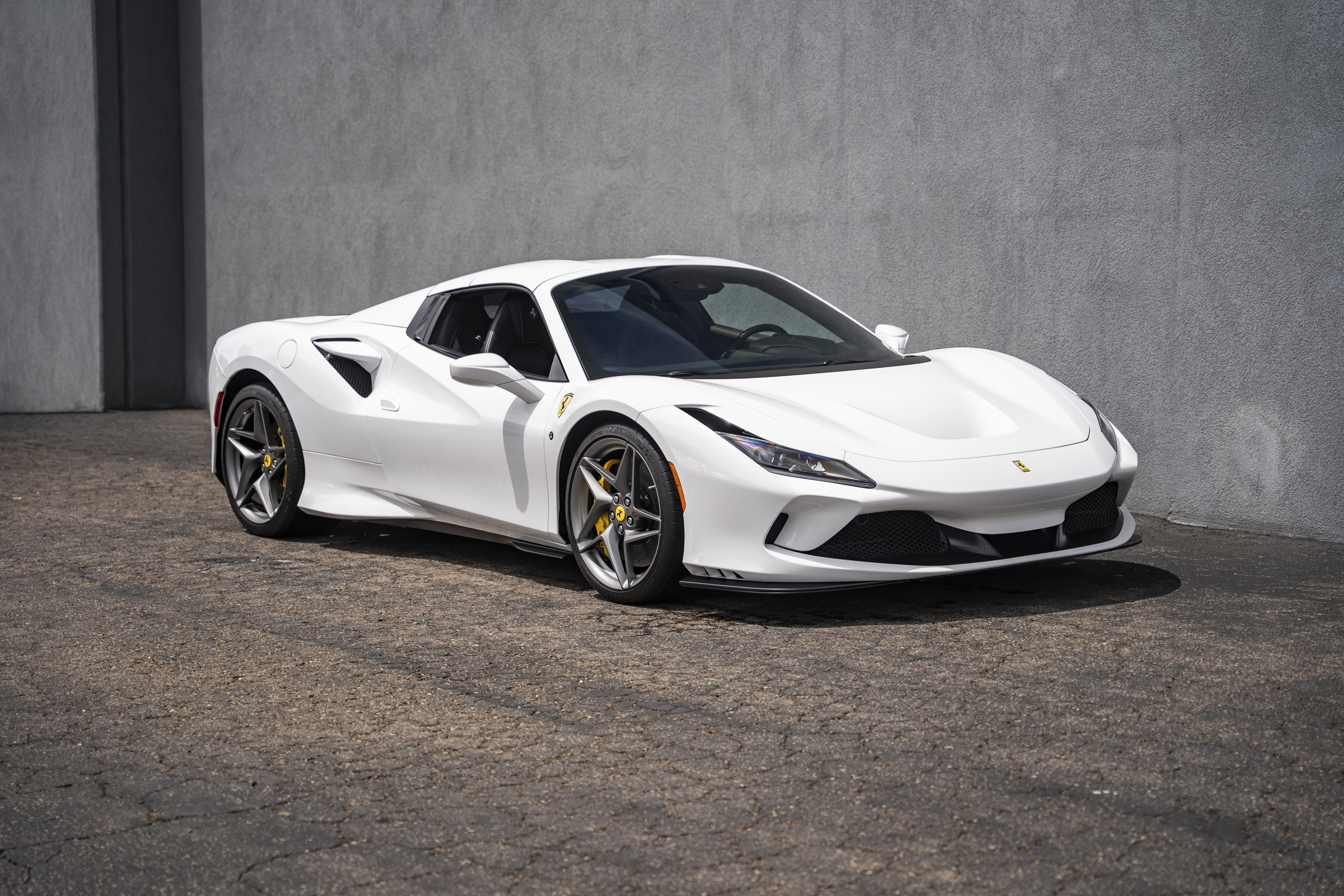 Used 2021 Ferrari F8 Tributo RWD image 9