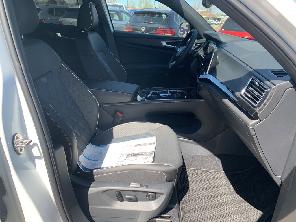 New 2025 Volkswagen Atlas Cross Sport SEL Premium R-Line image 16