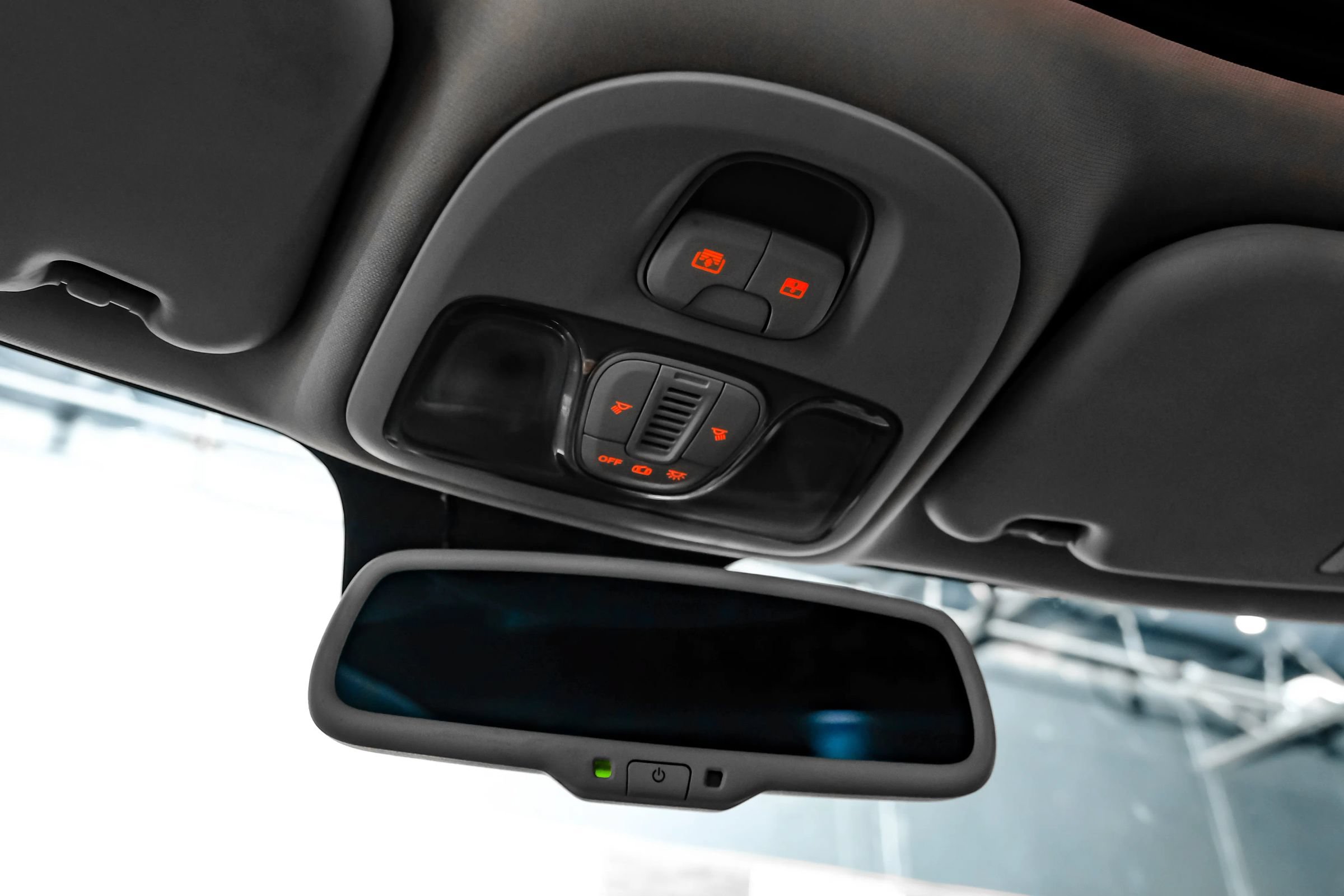Used 2017 FIAT 500L Lounge w/ Dual-Pane Sunroof Package FWD image 28