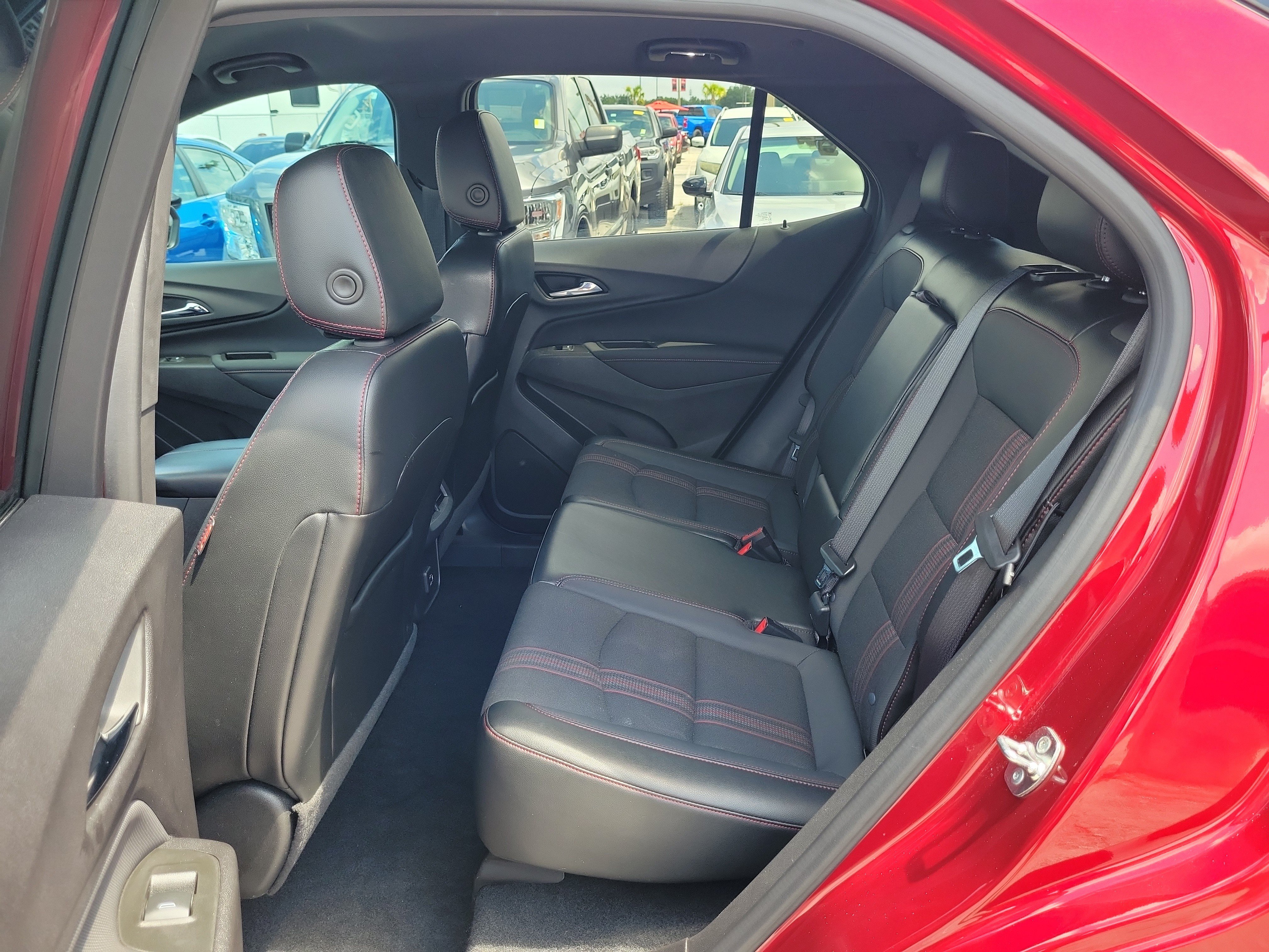Used 2024 Chevrolet Equinox RS FWD image 15