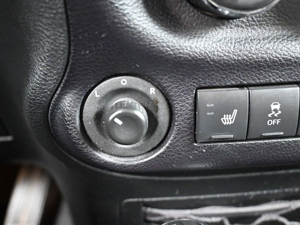 Used 2016 Jeep Wrangler Unlimited Sahara w/ Mopar Chrome Edition Group image 21