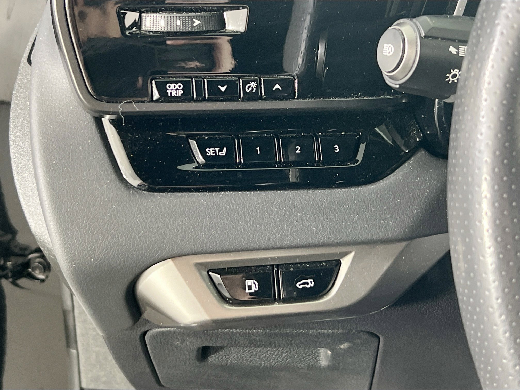 Used 2024 Lexus RX 500h F Sport w/ Convenience Package AWD/4WD image 10