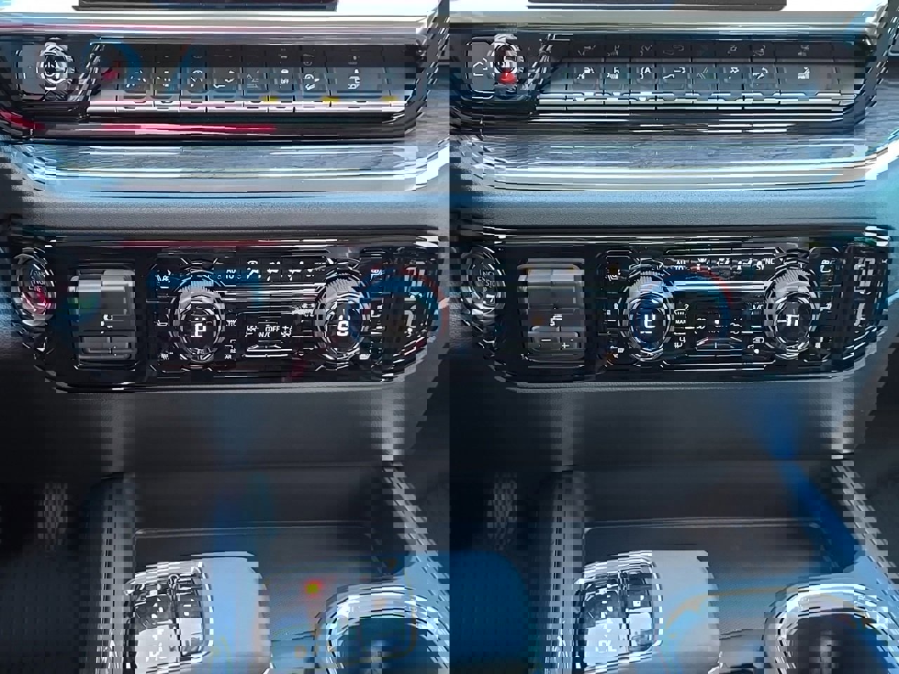 Certified 2025 Chevrolet Silverado 1500 LTZ w/ LTZ Premium Package image 21