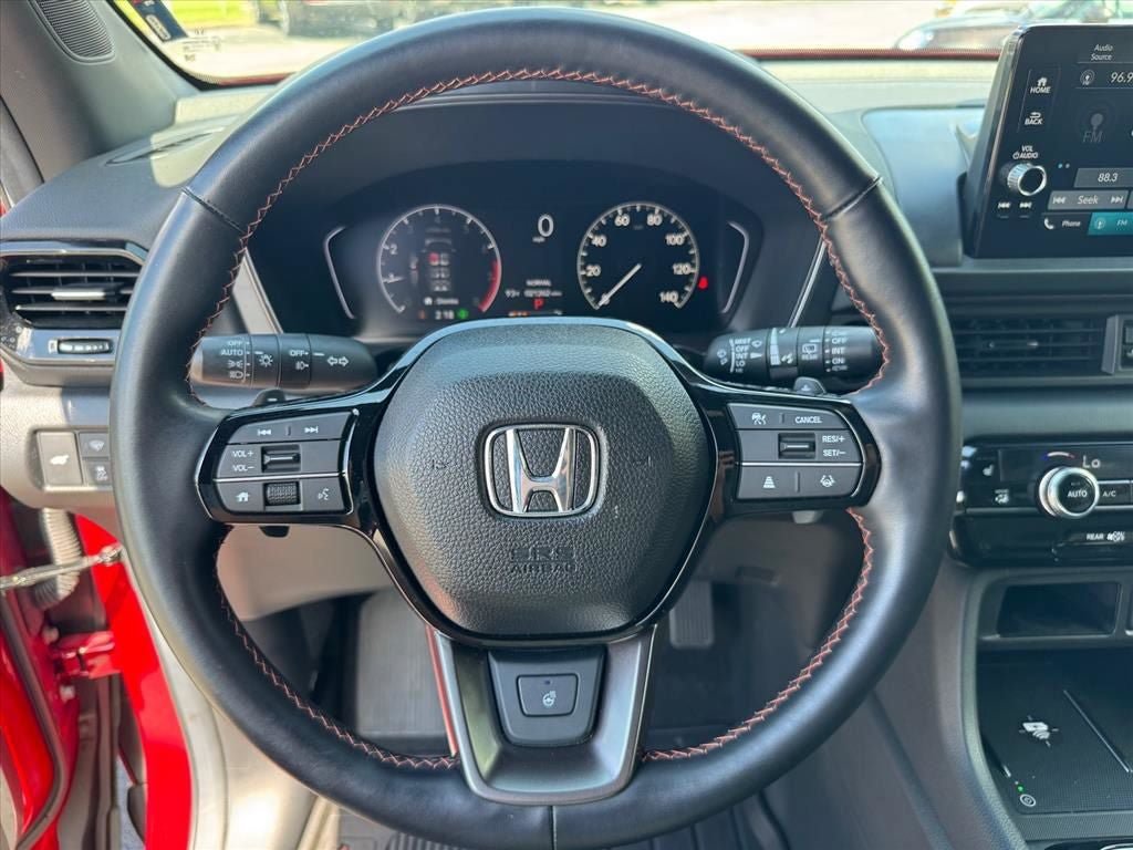 Used 2025 Honda Pilot TrailSport image 24