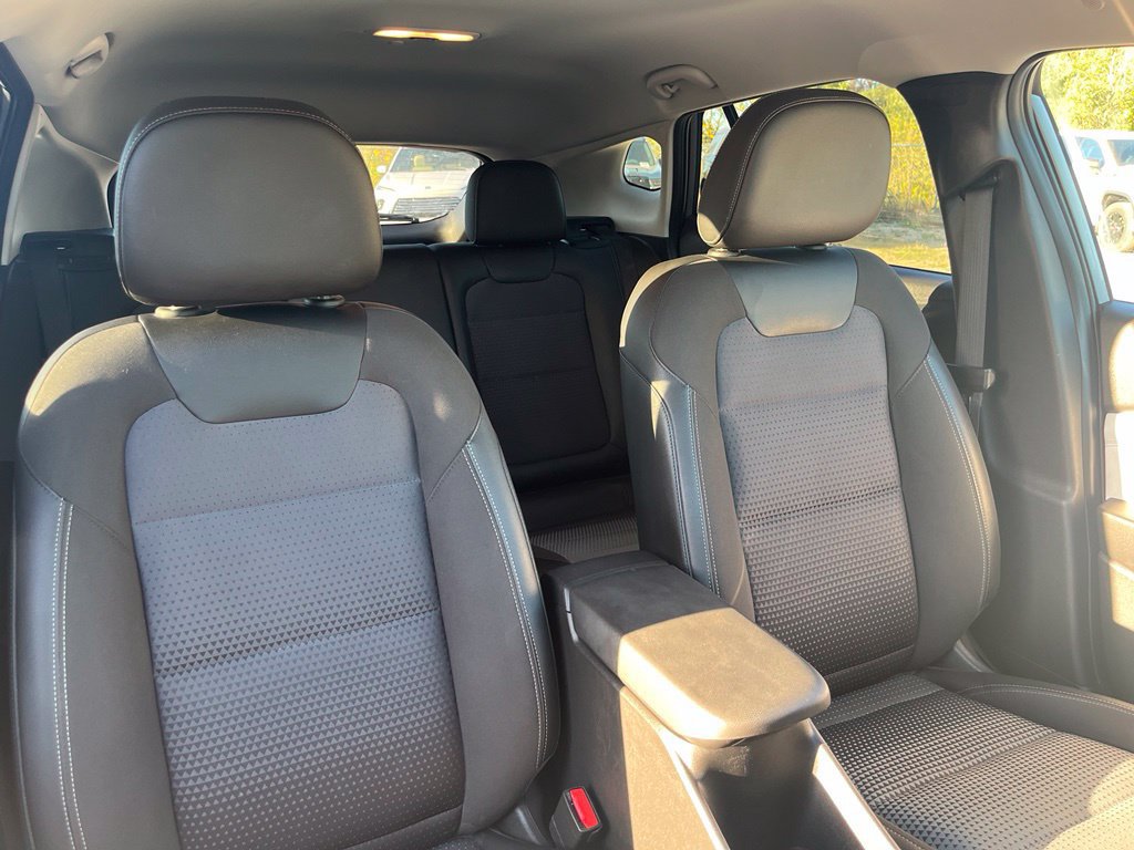 Used 2025 Chevrolet Trax LT w/ LT Convenience Package FWD image 35