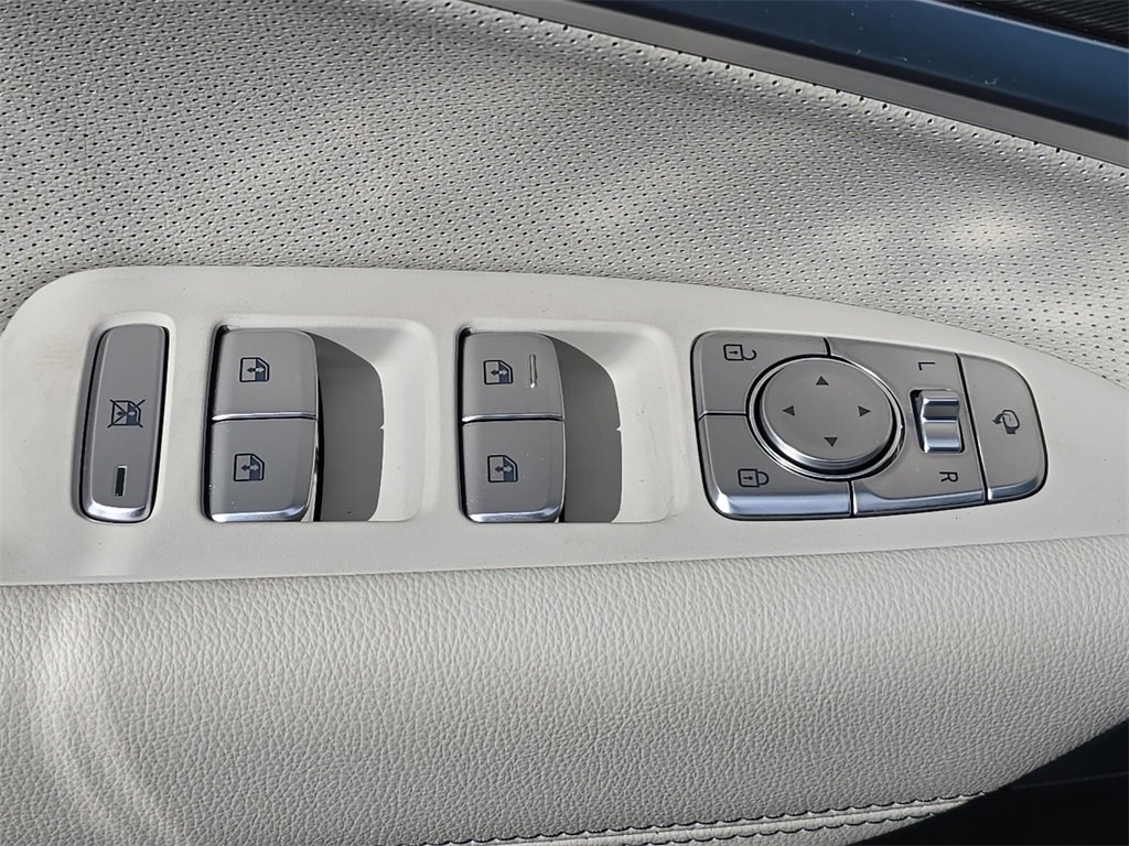 Used 2024 Genesis G70 2.5T w/ Sport Prestige Package image 26