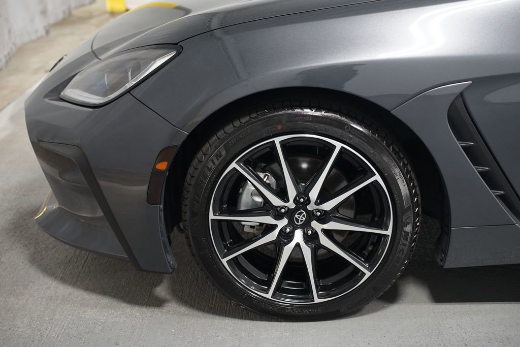 Certified 2024 Toyota GR86 image 5