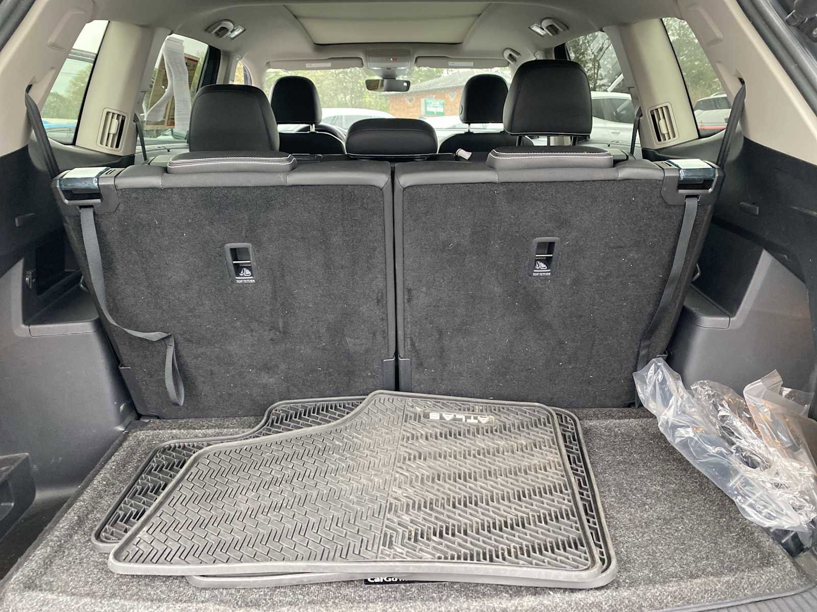 Used 2022 Volkswagen Atlas SEL Premium image 32