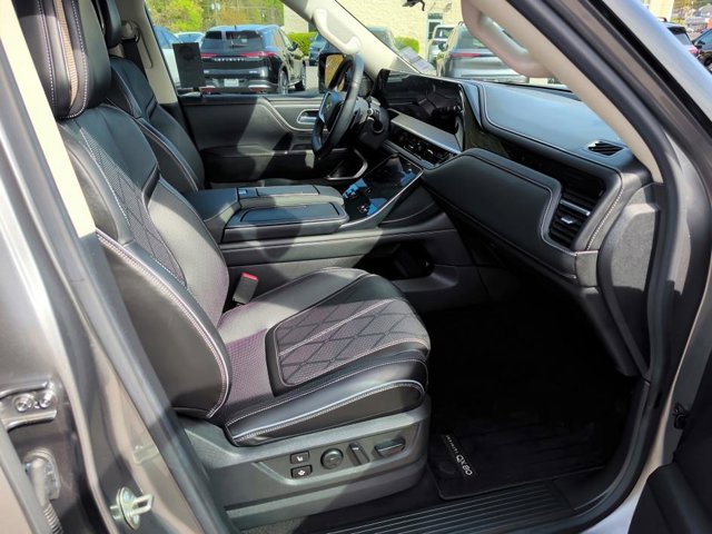 Certified 2025 INFINITI QX80 Sensory image 12