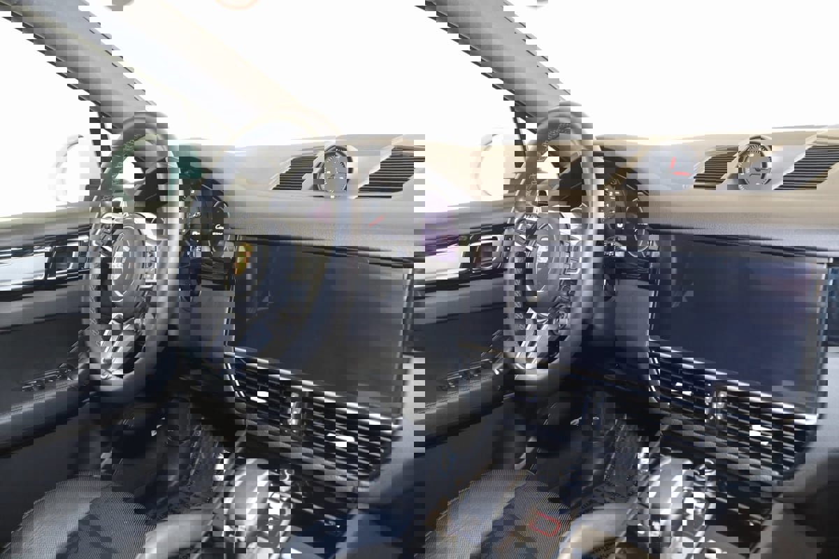 Used 2023 Porsche Cayenne image 85