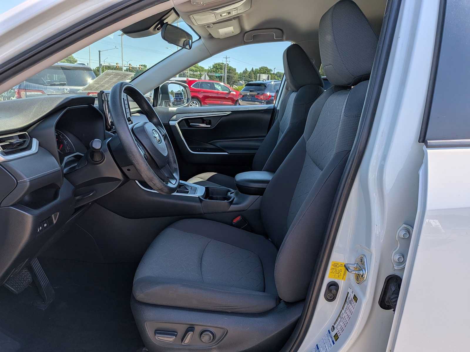 Used 2020 Toyota RAV4 XLE AWD/4WD image 15