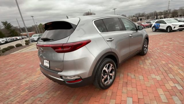 Used 2022 Kia Sportage LX image 9