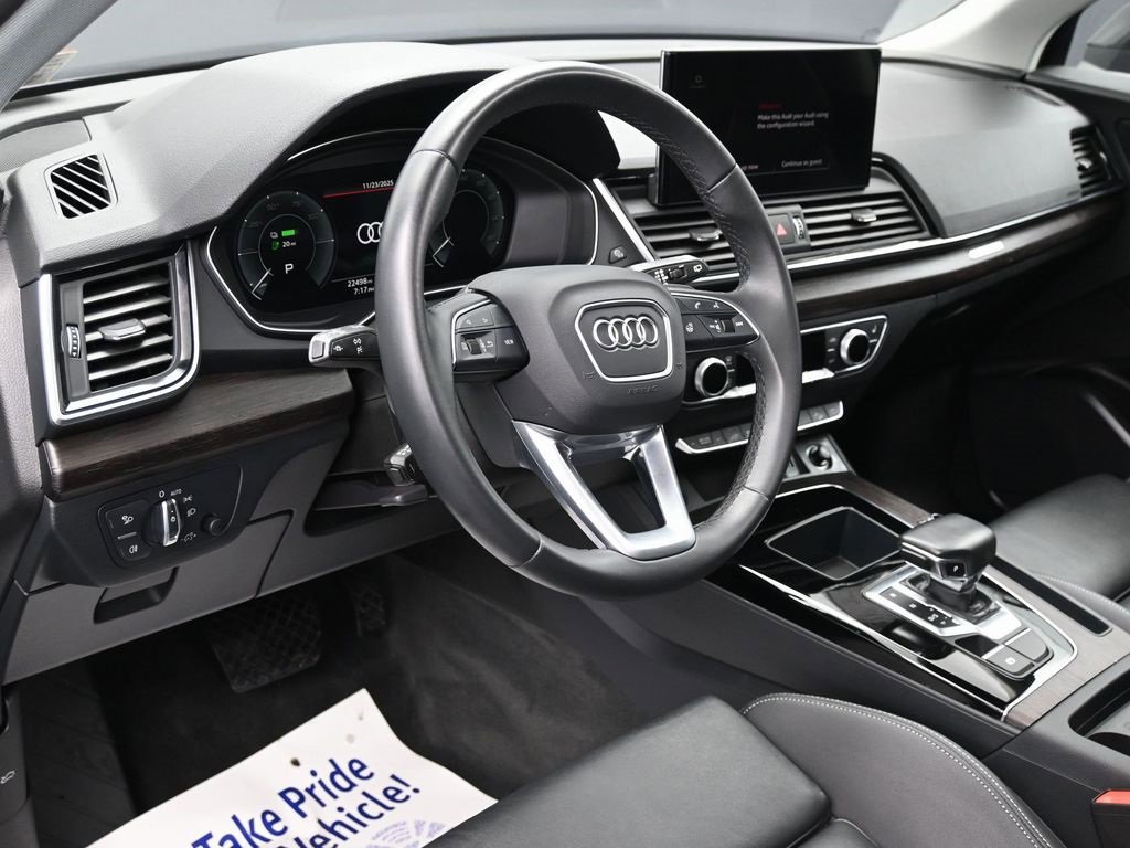 Used 2023 Audi Q5 e Premium w/ Convenience Package image 16
