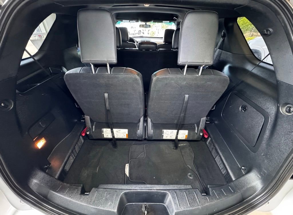 Used 2018 Ford Explorer XLT w/ Equipment Group 202A AWD/4WD image 61