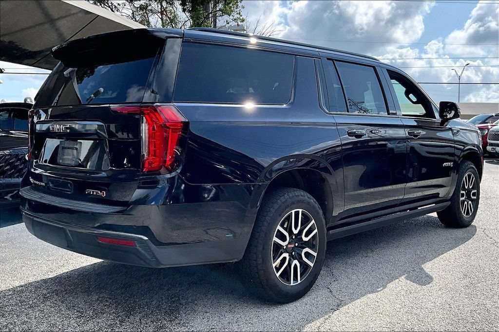 Used 2023 GMC Yukon XL AT4 w/ AT4 Premium Package AWD/4WD image 8