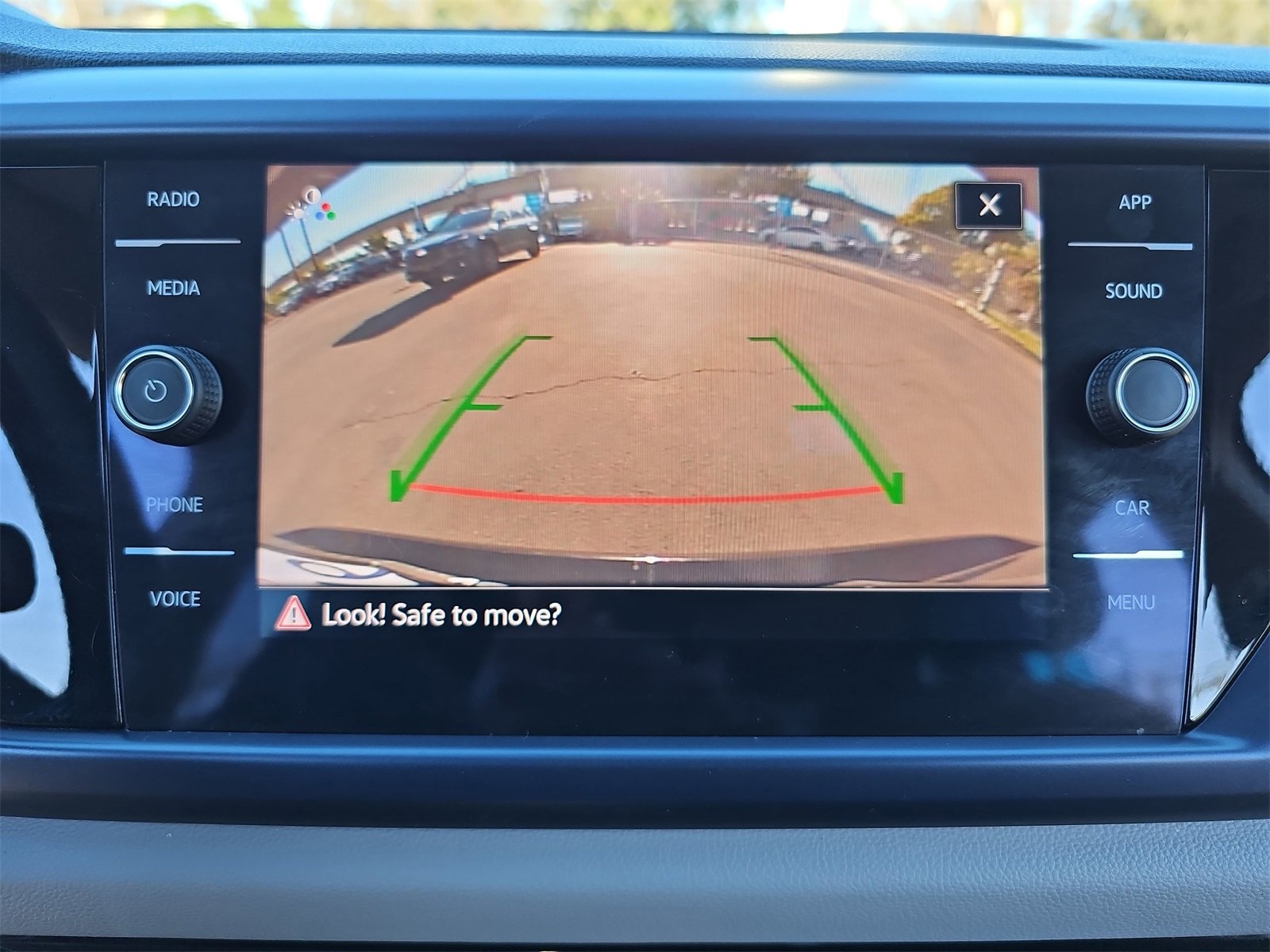 Used 2023 Volkswagen Taos SE w/ Panoramic Sunroof Package image 23