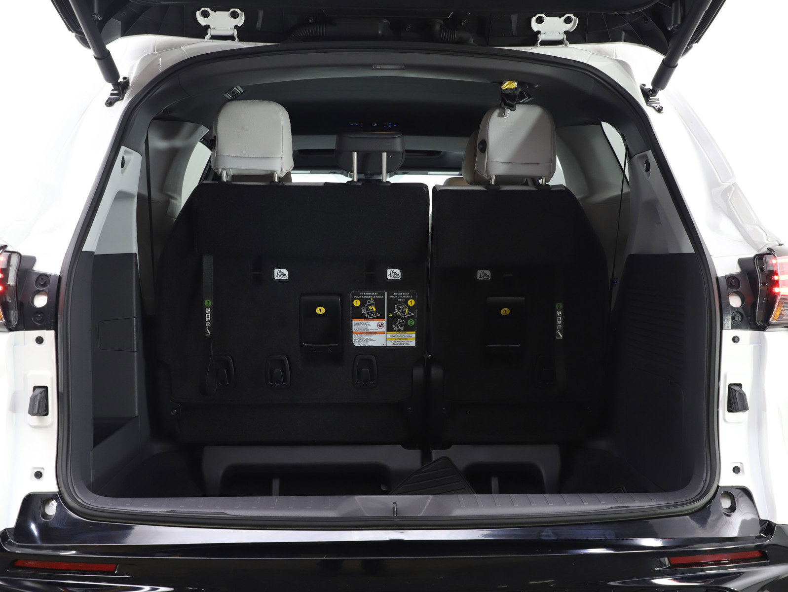 Used 2024 Toyota Sienna XSE image 9