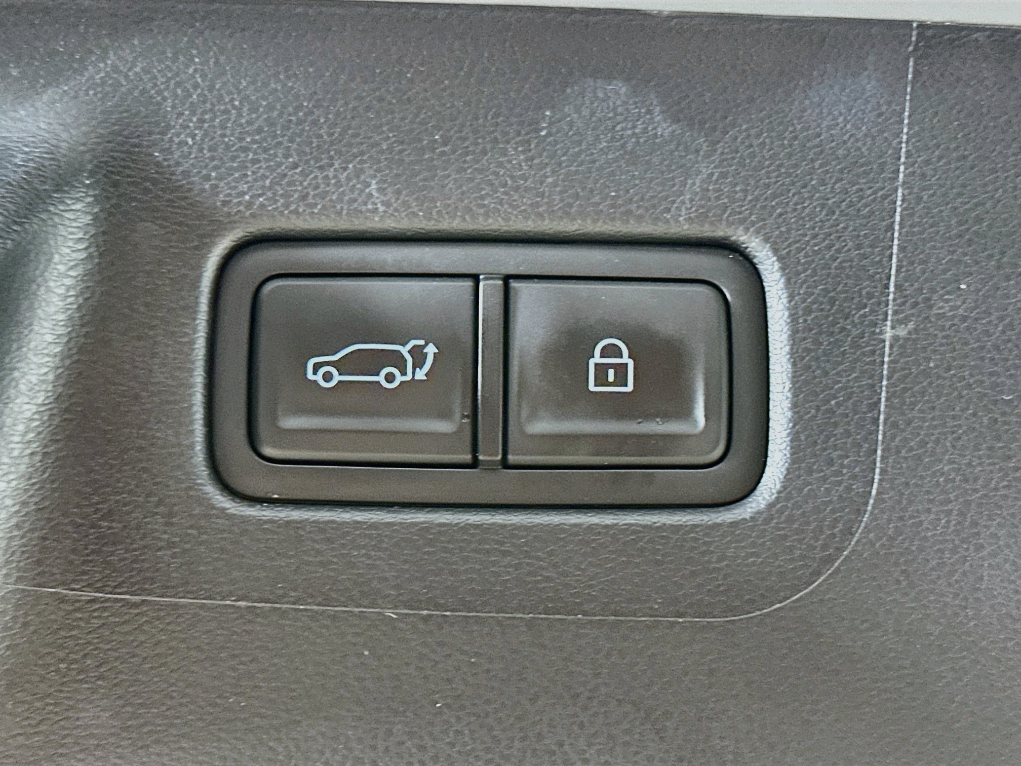 Used 2025 Hyundai Santa Fe SEL FWD image 29