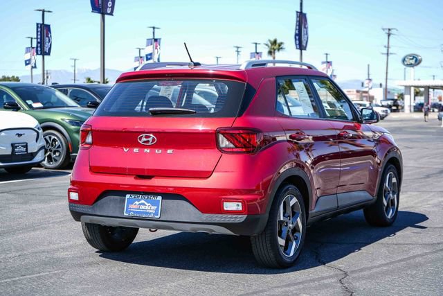 Used 2025 Hyundai Venue SEL FWD image 6