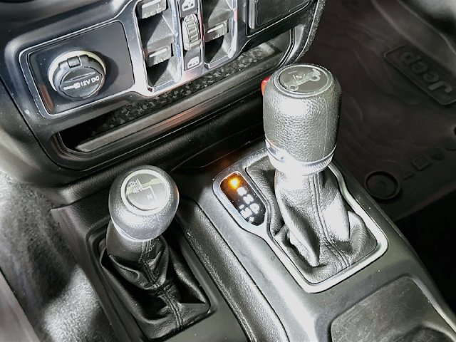 Used 2018 Jeep Wrangler Unlimited Sport AWD/4WD image 18