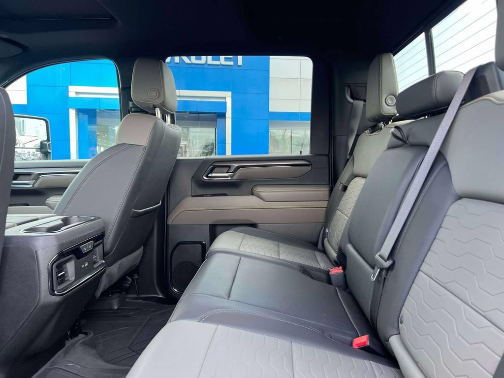 Used 2024 Chevrolet Silverado 2500 ZR2 w/ Technology Package AWD/4WD image 13