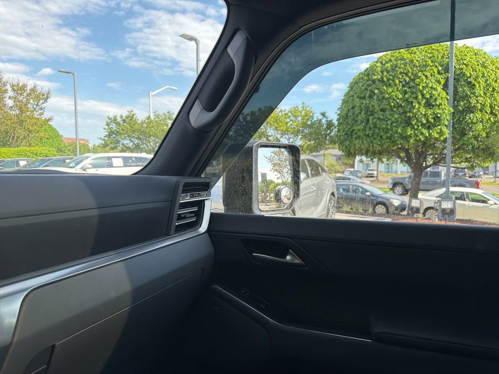 Used 2024 Lexus GX 550 w/ Accessory Package (2T) image 39