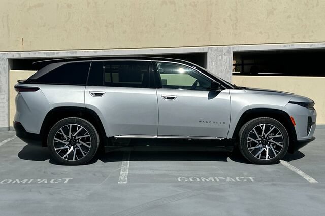 New 2025 Jeep Wagoneer S Limited AWD/4WD image 3